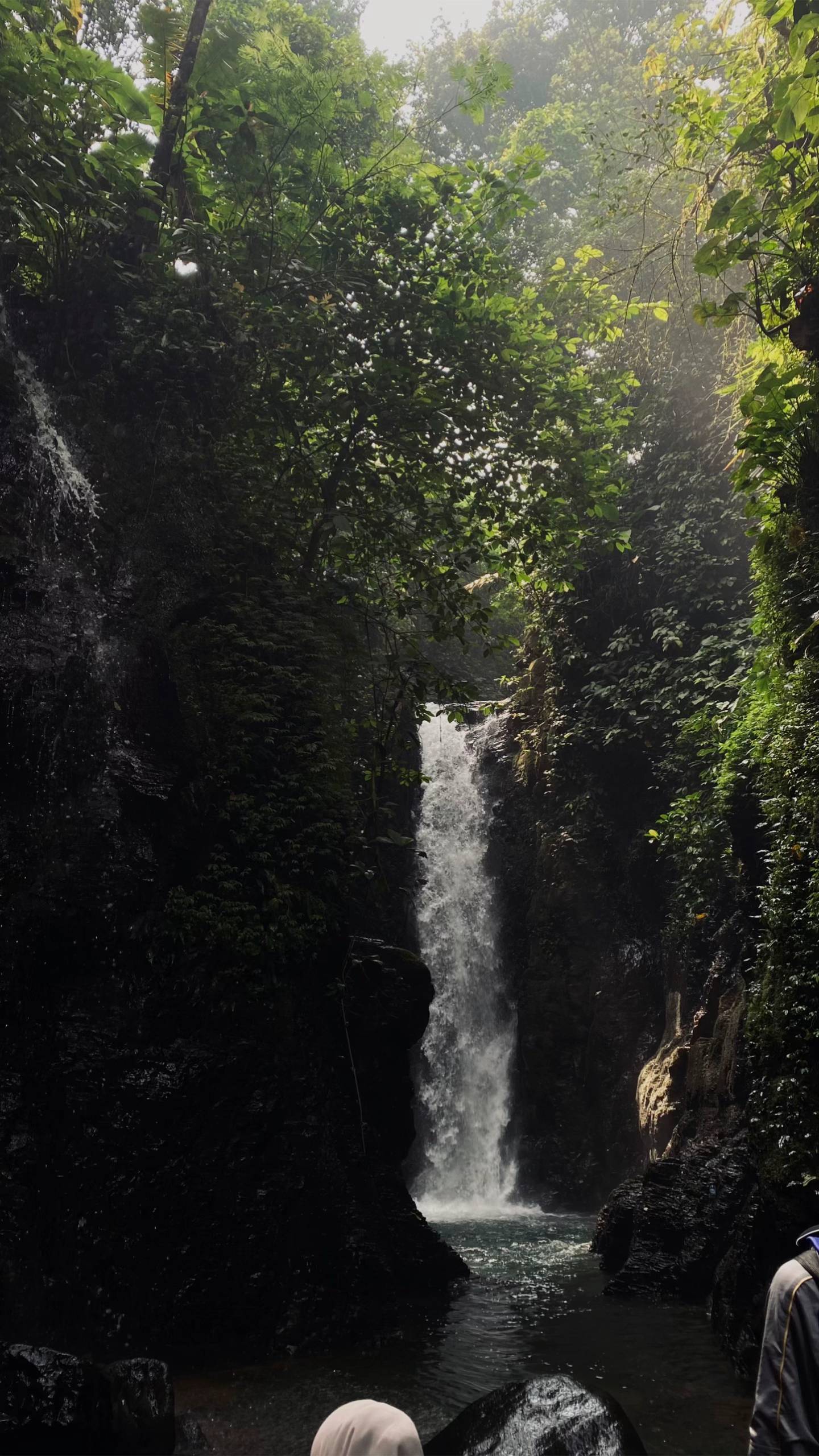 Salah satu Spot Curug Priuk Puncak Bogor yang memanjakan mata dengan beraneka ragam kearifan lokal